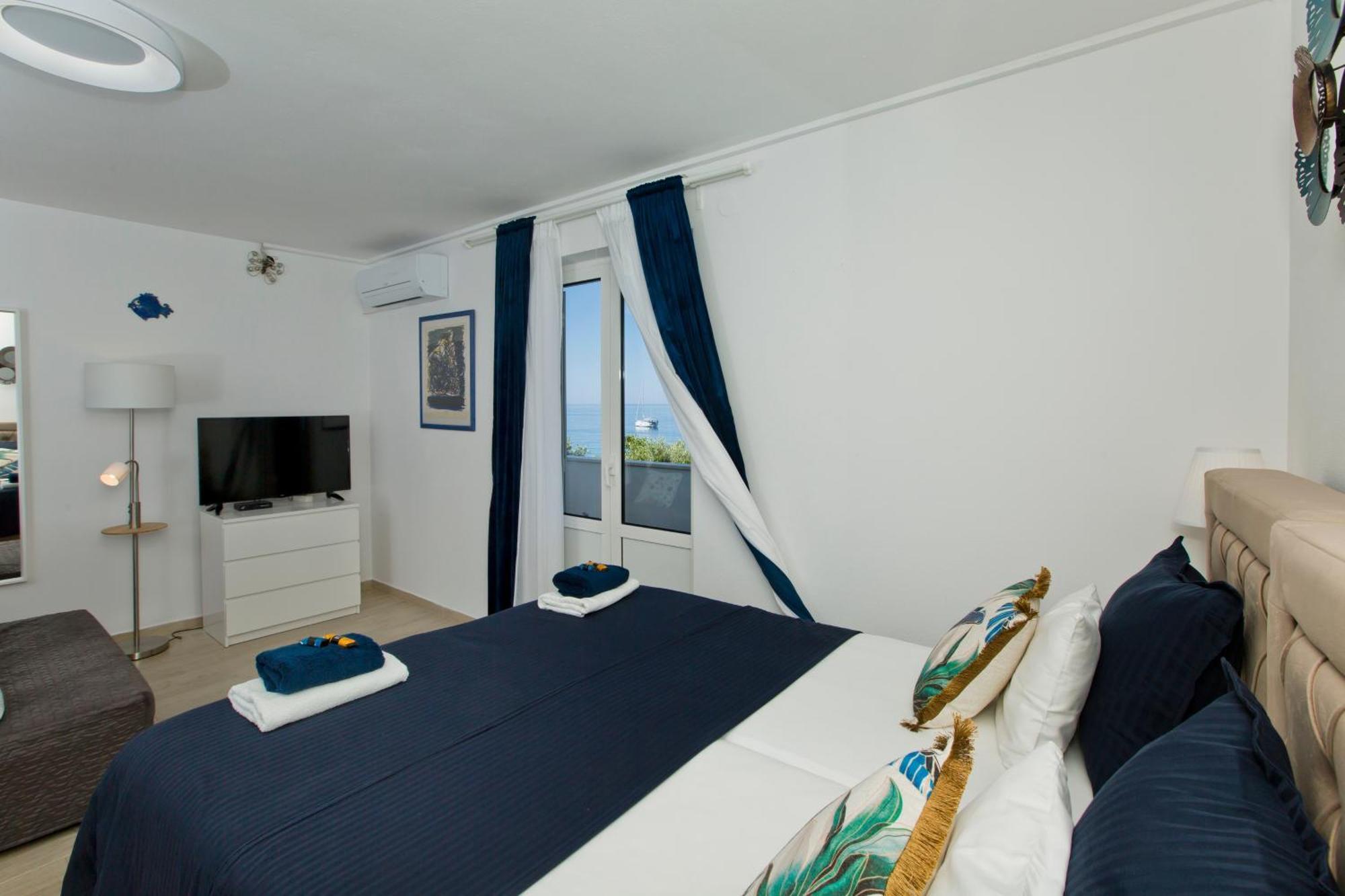 Apartments By The Sea Hvar - 10430 Hvar Town Room photo